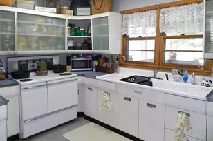329 North Lakeview Ave, Sturgis, MI 49091 - Photo 3
