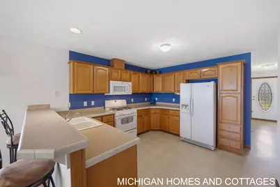 5245 W Scenic Turn Lane, Holland, MI 49423 - Photo 9