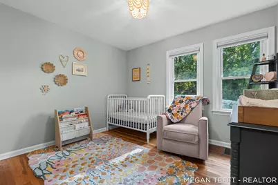 1074 Washtenaw Drive NE, Grand Rapids, MI 49505 - Photo 15