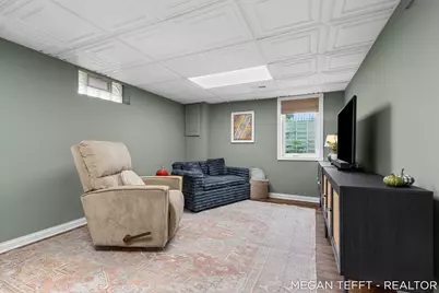 1074 Washtenaw Drive NE, Grand Rapids, MI 49505 - Photo 21