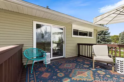 1074 Washtenaw Drive NE, Grand Rapids, MI 49505 - Photo 9