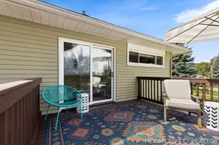 1074 Washtenaw Dr NE, Grand Rapids, MI 49505 - Photo 9