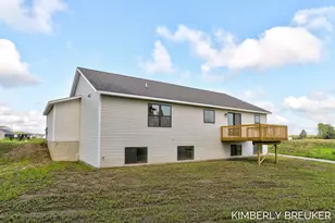 11802 Everett Ave, Allendale, MI 49401 - Photo 7