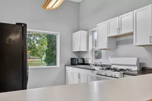 29 Monroe St, Hillsdale, MI 49242 - Photo 7
