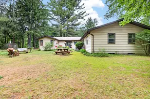 239 Pine Ridge Rd, Battle Creek, MI 49017 - Photo 3