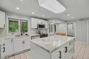 558 W Clarkston, Lake Orion, MI 48362 - Photo 7