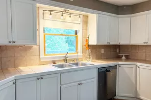 607 Pine St, Manistee, MI 49660 - Photo 13