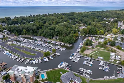 40 N Bailey Avenue #5, South Haven, MI 49090 - Photo 3