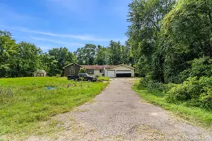 9284 Pine Island Dr NE, Sparta, MI 49345 - Photo 13