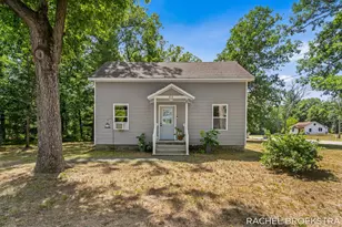 615 6th St, Baldwin, MI 49304 - Photo 1