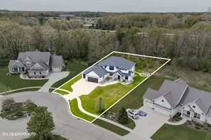 4010 Hollow Wood Dr, Portage, MI 49024 - Photo 3