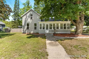 412 W Montcalm St, Greenville, MI 48838 - Photo 1