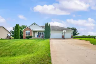 69265 Sundance Dr, Edwardsburg, MI 49112 - Photo 3
