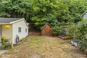 13900 Weeks Dr NE, Greenville, MI 48838 - Photo 23