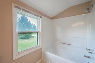 102 Lincolnwood Dr, Battle Creek, MI 49015 - Photo 19