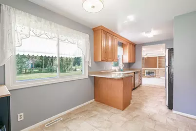 102 Lincolnwood Drive, Battle Creek, MI 49015 - Photo 9