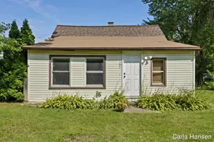 305 Crescent St, Watervliet, MI 49098 - Photo 1