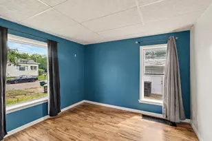 44 Highland Ave, Battle Creek, MI 49015 - Photo 9