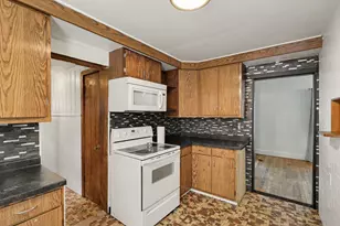 44 Highland Ave, Battle Creek, MI 49015 - Photo 7