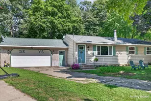 1448 Baywicke Dr SE, Lowell, MI 49331 - Photo 3