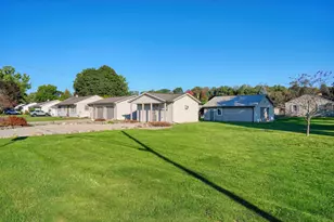 1304 Joseph St, Jackson, MI 49202 - Photo 3
