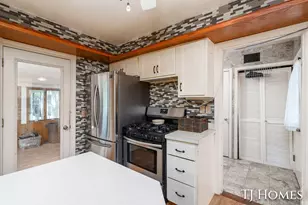 281 N Main St, Casnovia, MI 49318 - Photo 11