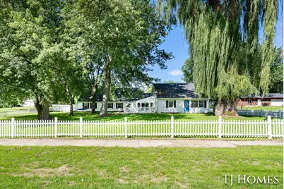 281 N Main Street, Casnovia, MI 49318 - Photo 1