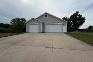 7809 Golf Meadows Dr SE, Caledonia, MI 49316 - Photo 3