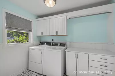 1562 W Ellis Avenue, Belding, MI 48809 - Photo 11