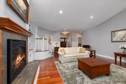 269 N Main Street, Rockford, MI 49341 - Photo 7