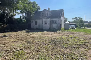 612 N Crystal Ave, Benton Harbor, MI 49022 - Photo 3