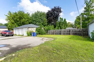 1109 Fulton St W, Grand Rapids, MI 49504 - Photo 7