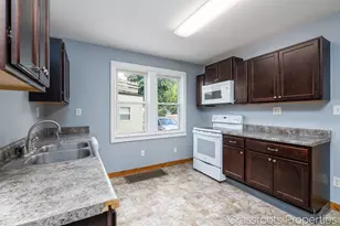 1109 Fulton St W, Grand Rapids, MI 49504 - Photo 13