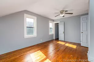 1109 Fulton St W, Grand Rapids, MI 49504 - Photo 21