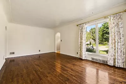 246 SE Lemyra SE, Wyoming, MI 49548 - Photo 5