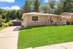 1752 Lake Michigan Dr NW, Grand Rapids, MI 49504 - Photo 3