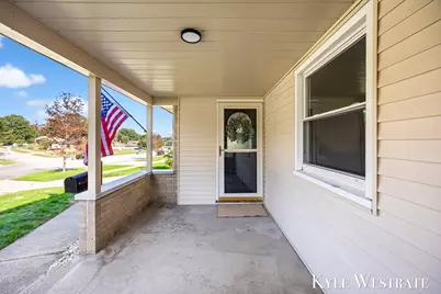 1752 Lake Michigan Drive NW, Grand Rapids, MI 49504 - Photo 5