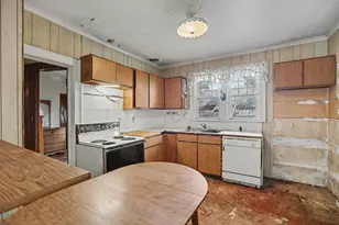 610 Cherry St, Cadillac, MI 49601 - Photo 11