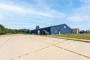 55431 Franklin Dr, Three Rivers, MI 49093 - Photo 1