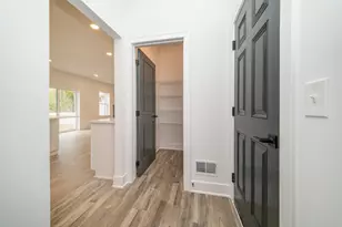 11200 Tremont Ln, Plymouth, MI 48170 - Photo 19