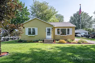 712 River St, Spring Lake, MI 49456 - Photo 1