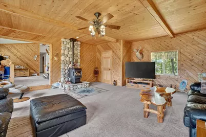10077 Maple Hill Road, Howard City, MI 49329 - Photo 11