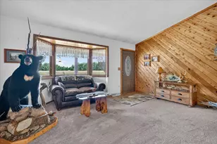 10077 Maple Hill Rd, Howard City, MI 49329 - Photo 9