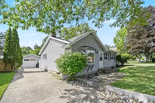 1457 Laughlin Dr NW, Grand Rapids, MI 49504 - Photo 7