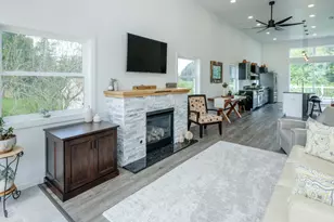 32144 Chamberlin Dr, Lawton, MI 49065 - Photo 9