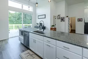 32144 Chamberlin Dr, Lawton, MI 49065 - Photo 15