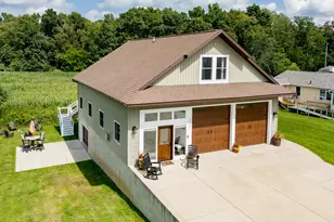 32144 Chamberlin Dr, Lawton, MI 49065 - Photo 1