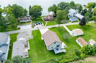32144 Chamberlin Dr, Lawton, MI 49065 - Photo 3