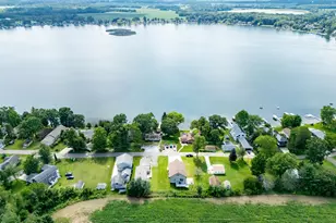 32144 Chamberlin Dr, Lawton, MI 49065 - Photo 5