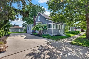 532 Jackson Ave, Grand Haven, MI 49417 - Photo 1